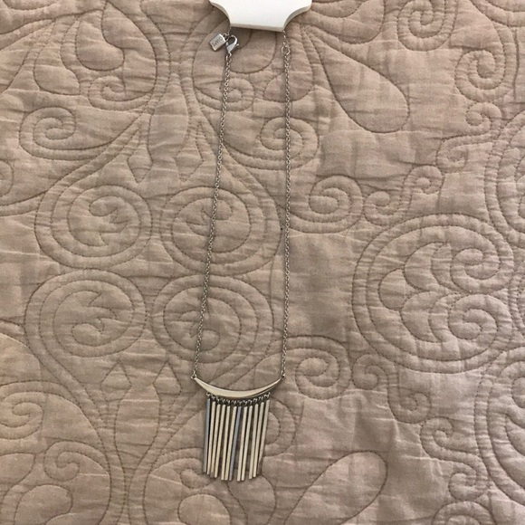 New statement necklace - Picture 2 of 3